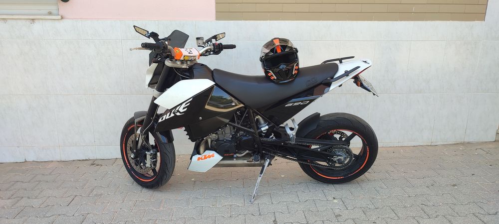 Mota KTM DUKE 690