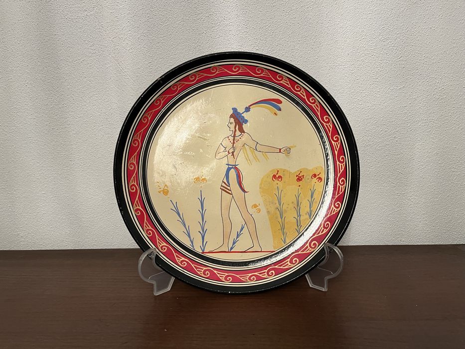 Hand-painted ceramic plate457923883498229760