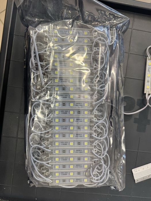 Diody led białe.
