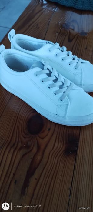 Sprzedam buty chłopięce 2 pary