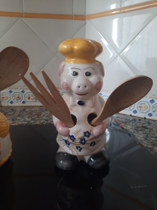 Pato e porco porta colher de pau