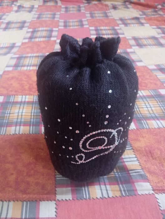 Шапка для дівчини під хвіст або гульку