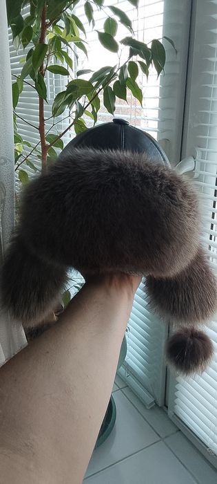 Шапка жіноча шкіряна