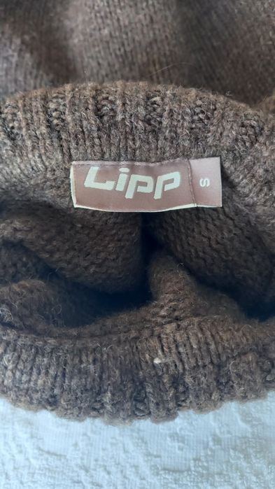 Свитер теплый с высоким воротником .