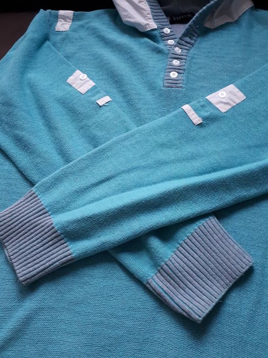 Męski sweter z kapturem