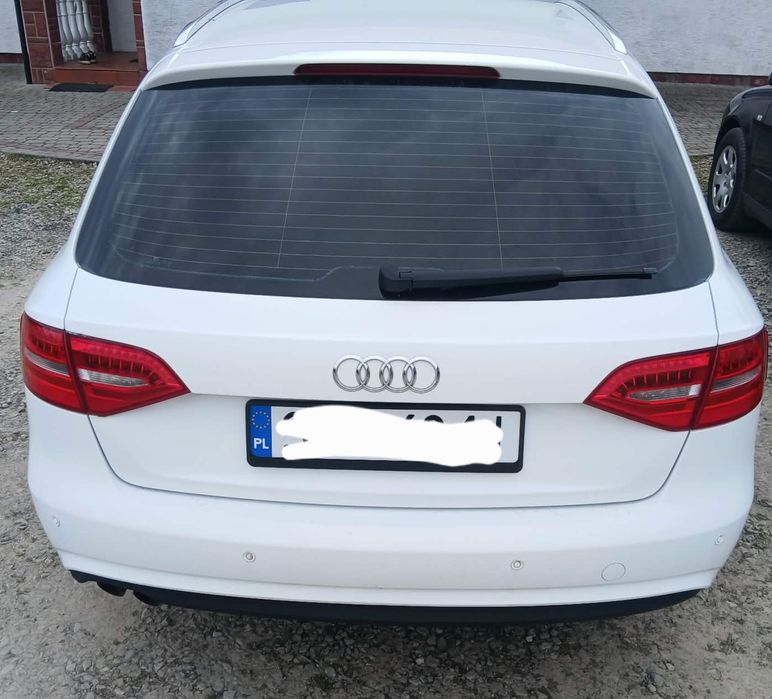 Białe Audi A4B8FL