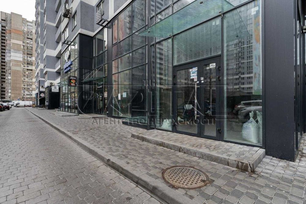 Продаж комерційного приміщення без ремонту 206м2 ЖК "Лебединий"