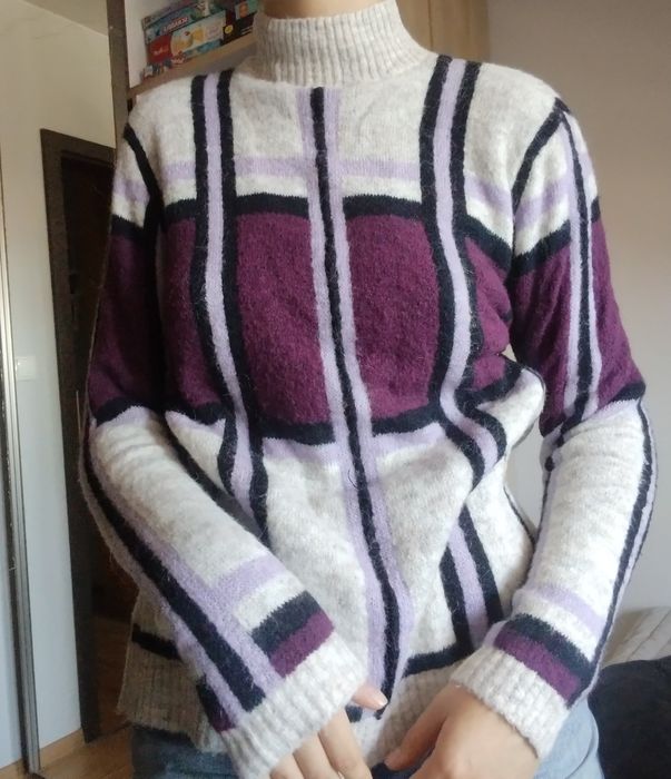 sweter ze stójką