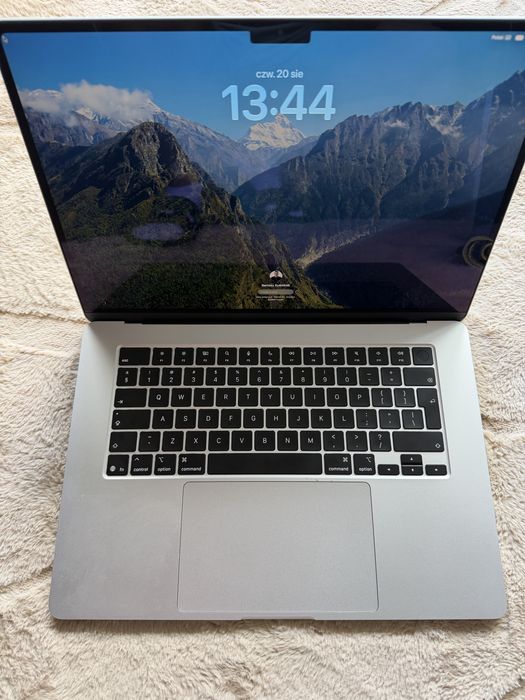MacBook Air 15,3