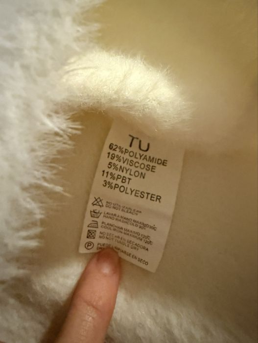 М'який джемпер базового крою