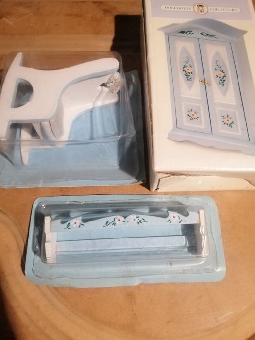 Меблі в мініатюри будинок мрії