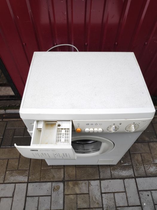Стиральная машина Zanussi 5кг Пральна машина