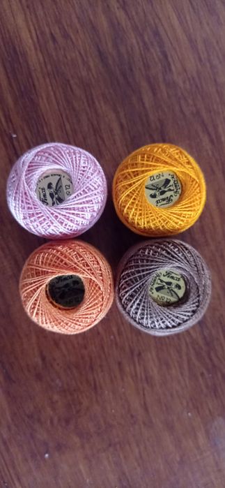 Linhas de bordados cores variadas (novelo)