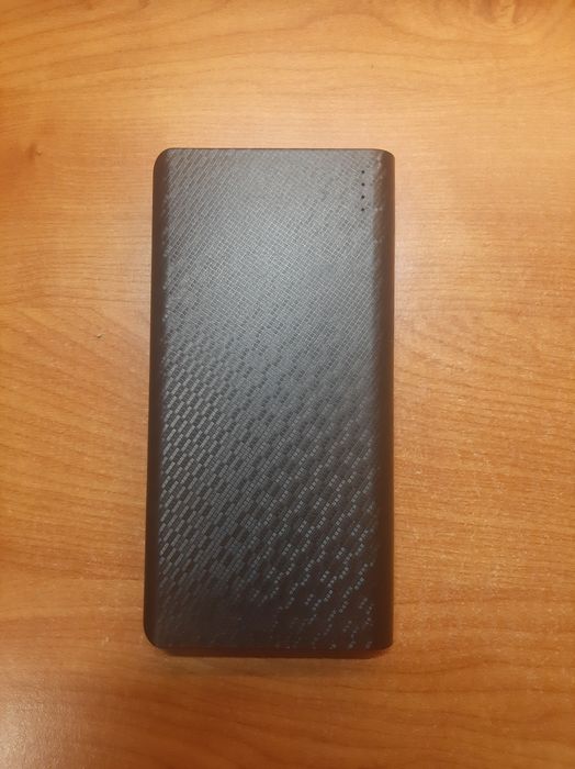 Корпус повербанка з аккумуляторами 18650 та виходом 9v-12v