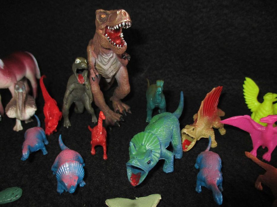 Conjunto de 28 peças Dinossauros Animais Marinhos e Terrestres Diversidade Temática