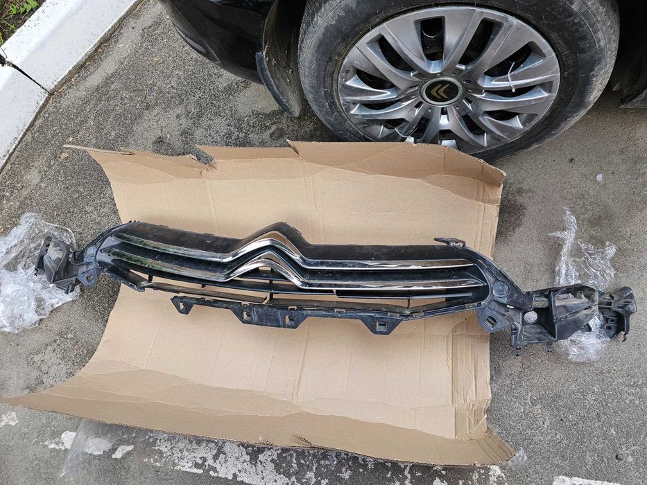 Citroen C4 b7 накладка хром бампера переднього оригинал