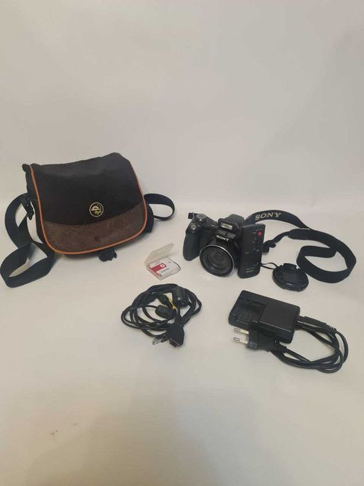 Цифровий фотоапарат SONY Cyber-shot RMT-DSC2