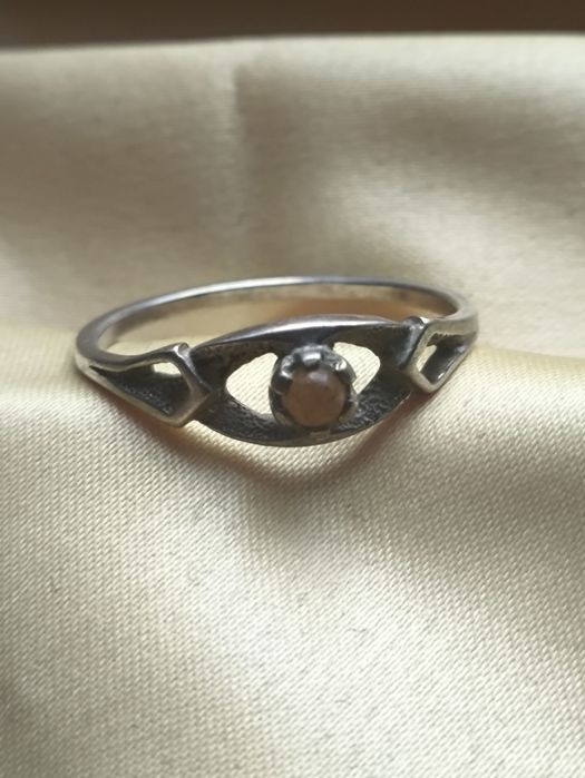 Stary srebrny pierścionek z oczkiem  Warmet KG-1 .