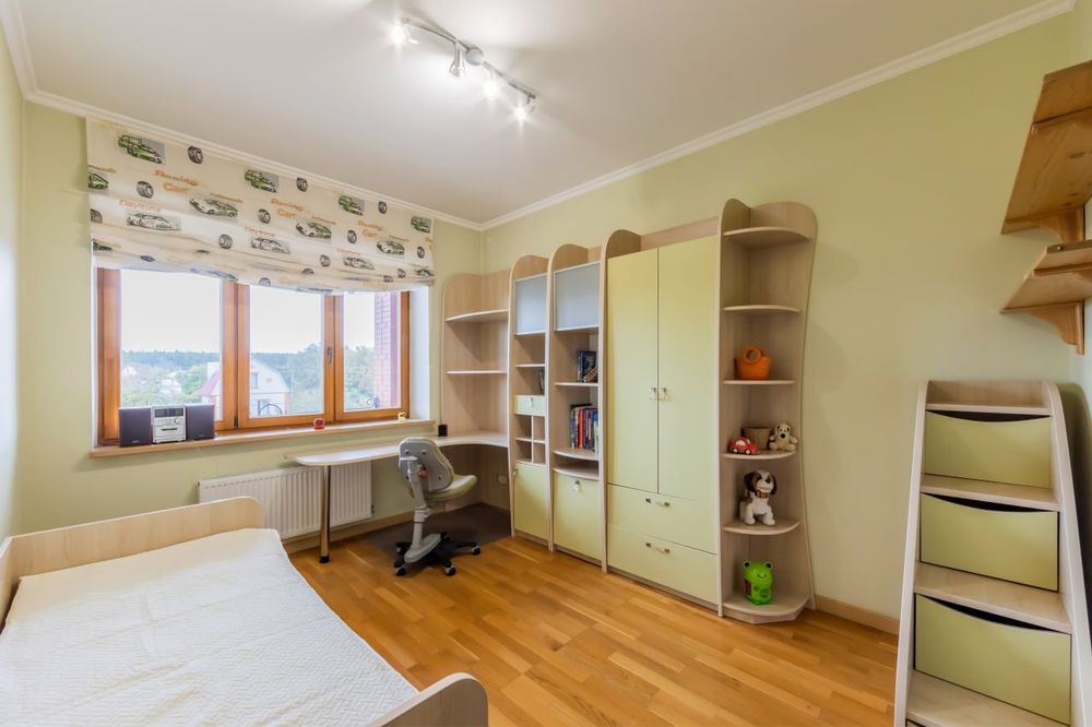 Мала Олександрівка, КМ Зелений Гай, 3пов.котедж 350м.кв.з 2 басейнами