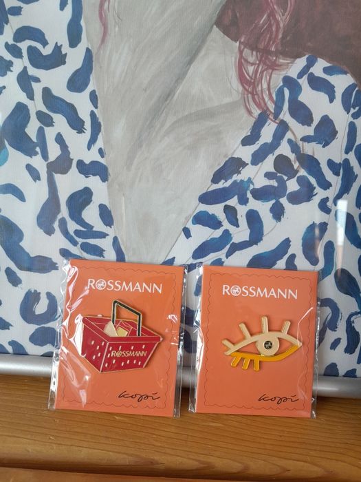 Kopiszka Kopi pin broszka Rossman oko koszyk przypinka