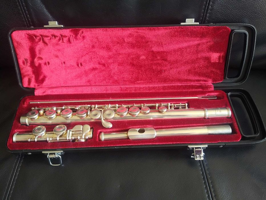 Flauta transversal  Yamaha YFL-211S, banho de prata
