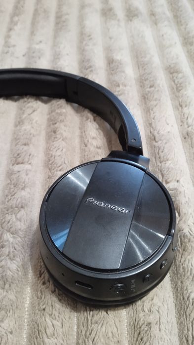 Блютуз наушники Pioneer SE-MJ553BT-K