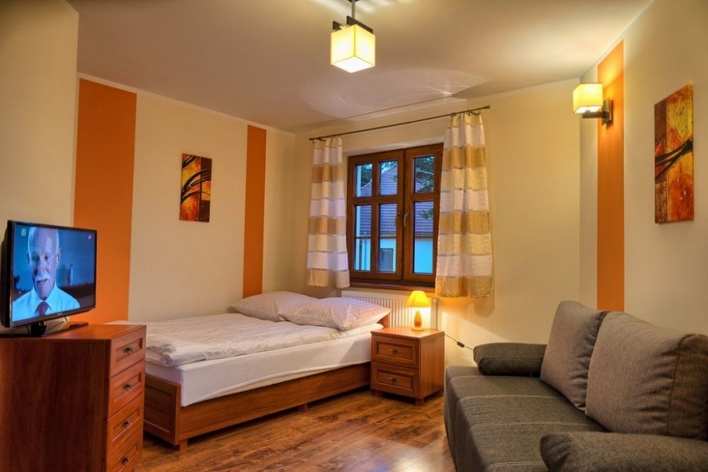Willa Echo, idealna lokalizacja, centrum, komfortowe pokoje i apartamenty, parking, ogród, plac zabaw, pieszo wszędzie blisko :)