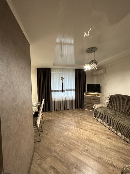 Гарна 2 - кімнатна квартира, центр - погодинно і подобово