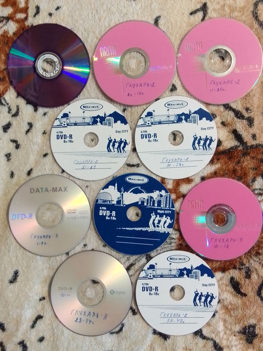 Лот 3. DVD фільми 50шт.в коробці.