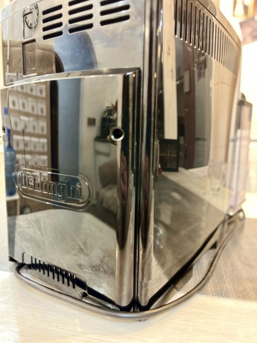 Автоматична кавоварка De'Longhi ECAM 23.260.B Cappuccino Smart.