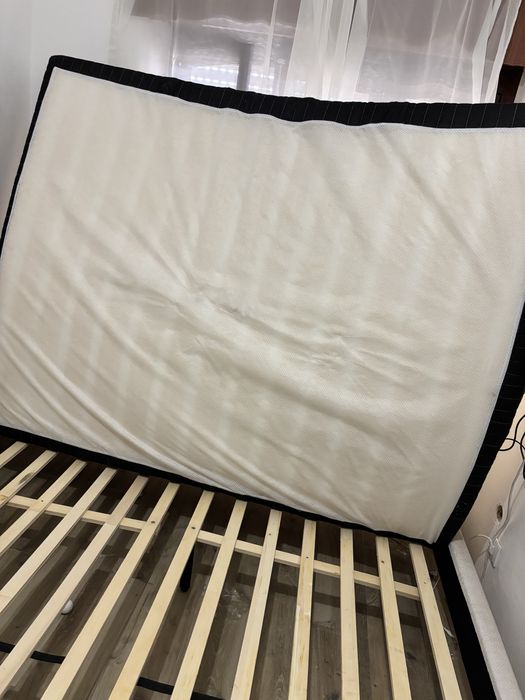 Cama de casal usada