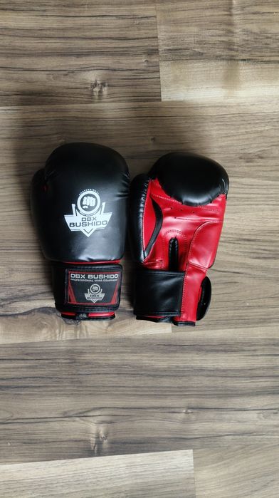 Rękawice bokserskie 10oz - Classic Red - seria Origin | DBX Bushido