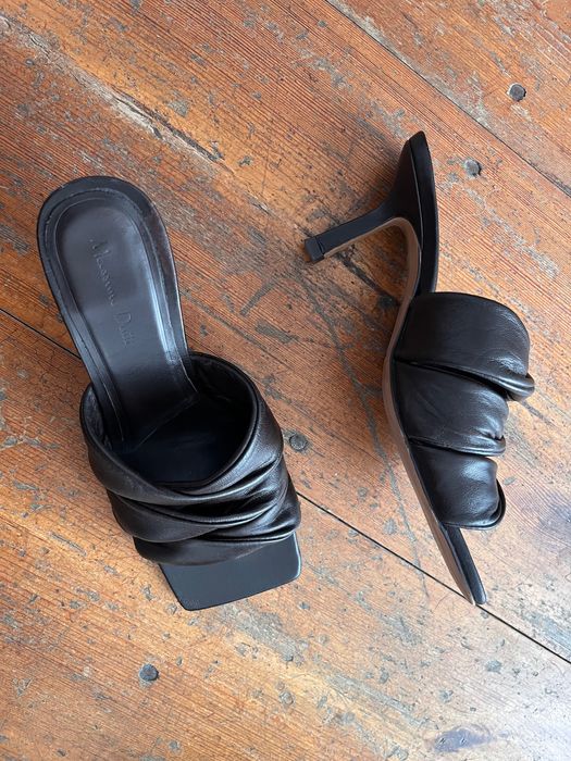 Klapki mule skórzane Massimo Dutti