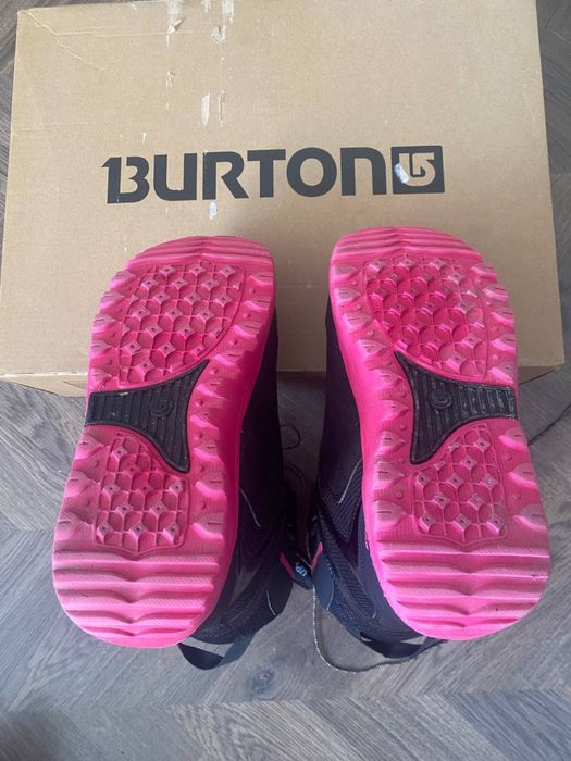 Burton Mint розмір 37 (us 6.5)