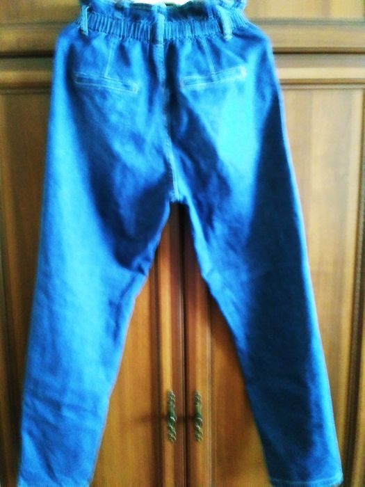 Spodnie jeansy. Nie biodrowki.