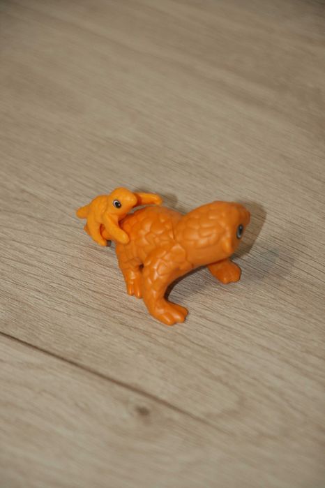 Kinder EN124 - Natoons - Hanging Animals