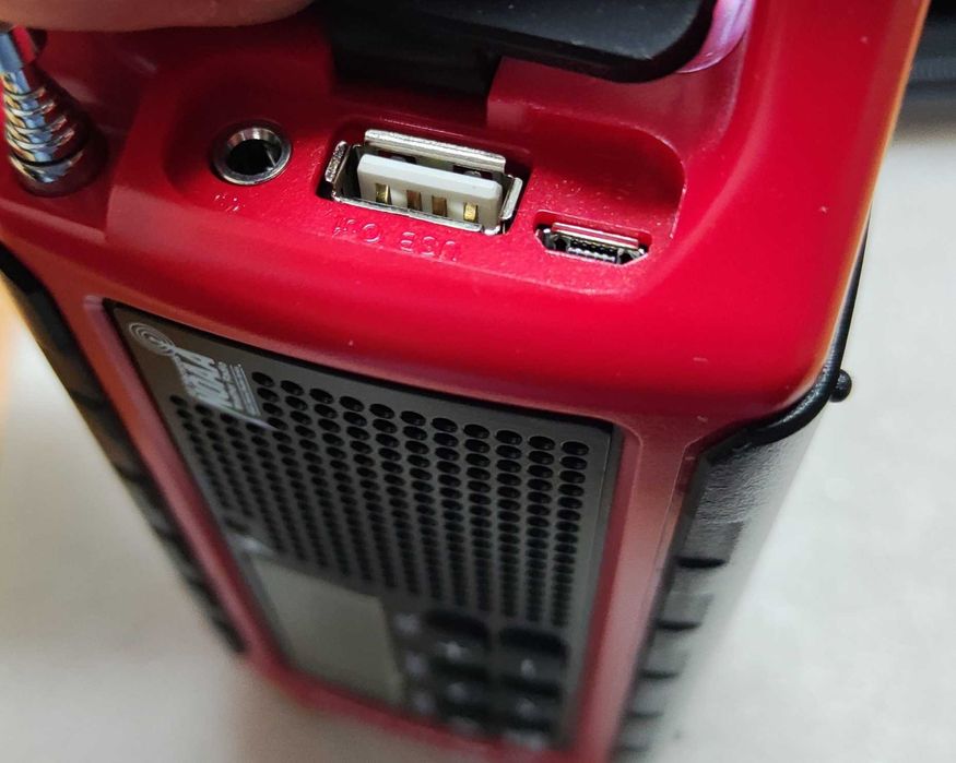 Аварійне радіо Powerbank Midland ER210