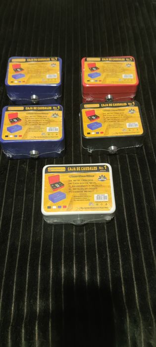 Cofres de metal 4 cores novos