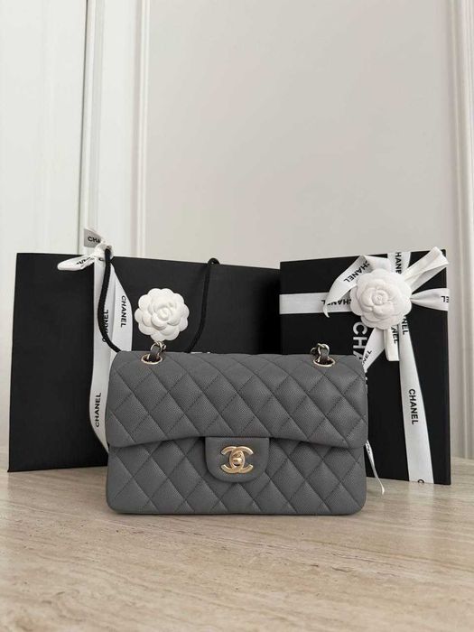Chanel Hobo 25C Calfskin Leather в наявності