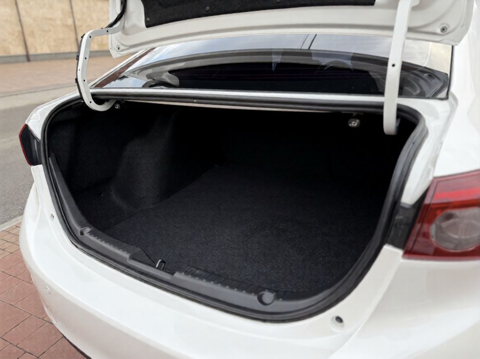 Mazda 3 оренда авто