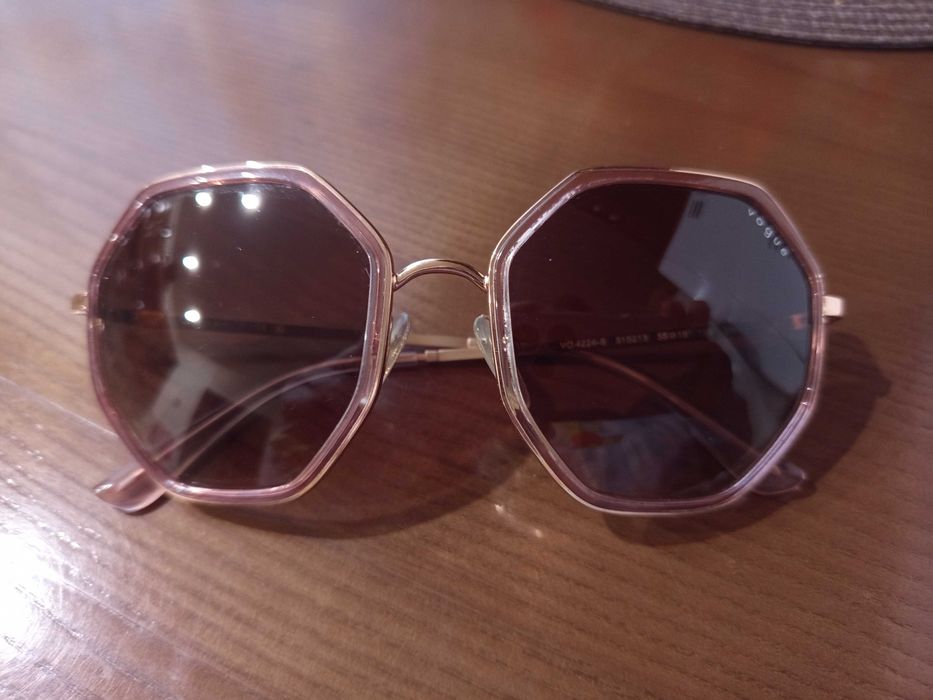 Сонцезахисні окуляри Vogue Eyewear VO4224S.