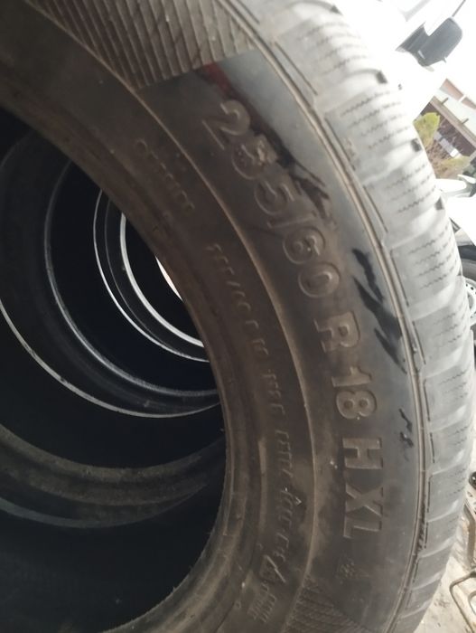 255/60R18 Continental