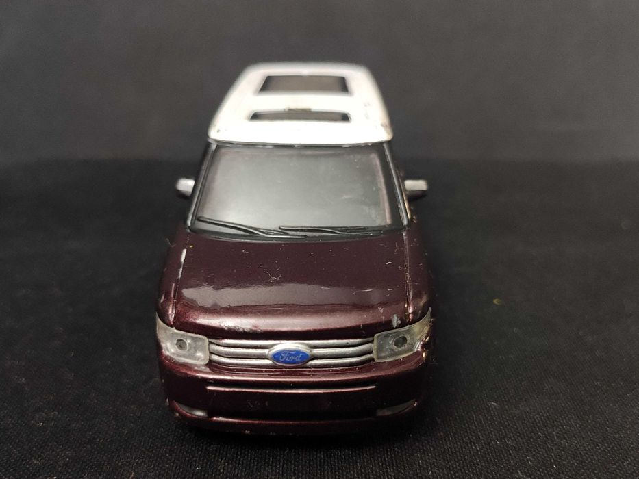 Модель авто Ford Flex 1.43 Maisto
