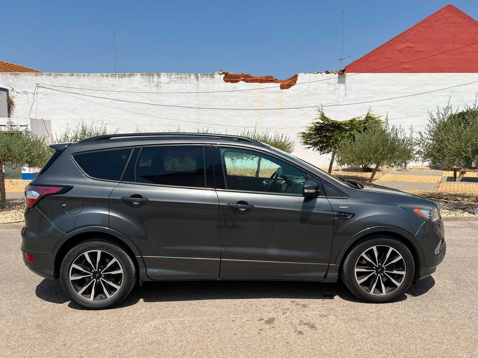 Ford Kuga 1.5 TDCi ST-Line 120 CV | Nacional | Muito Equipado