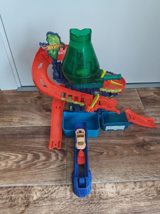 Трек хот вілс наукова лабораторія