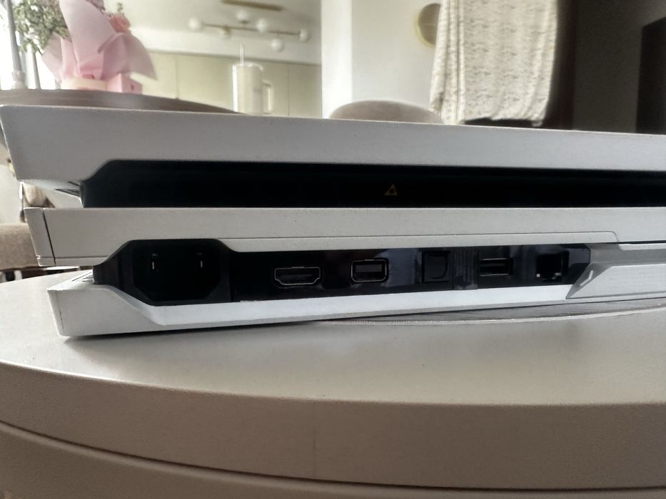 Ps4 Pro 1TB Glacier White
