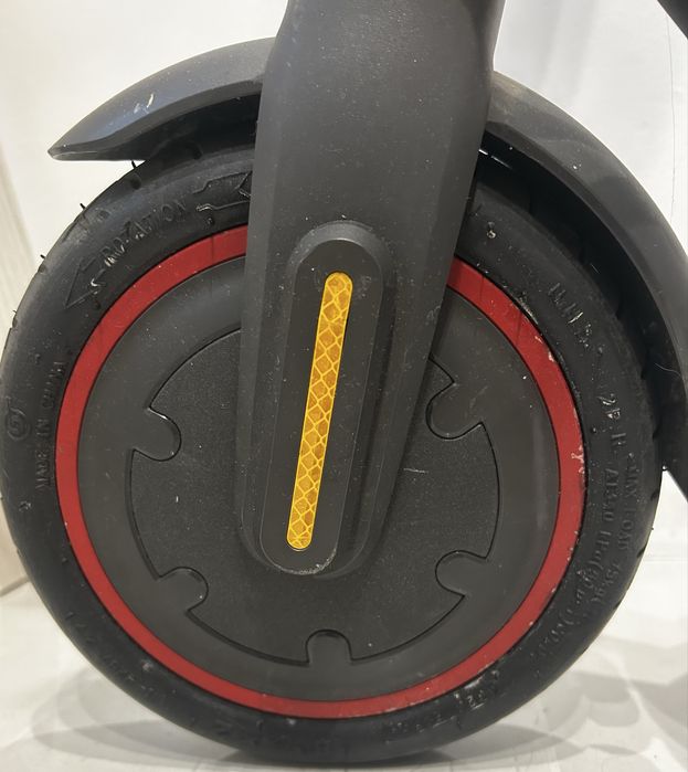 Sprzedam hulajnogę elektryczną Mi Electric Scooter Pro