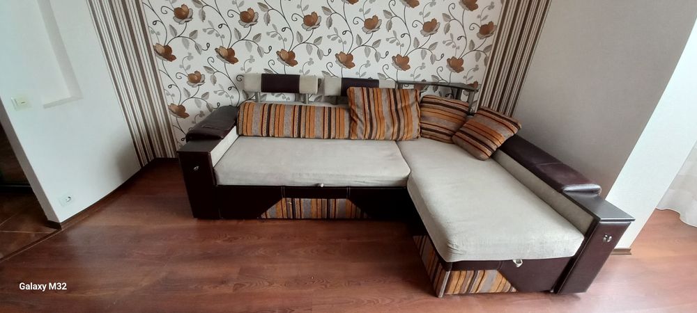 Продам кутовий диван
