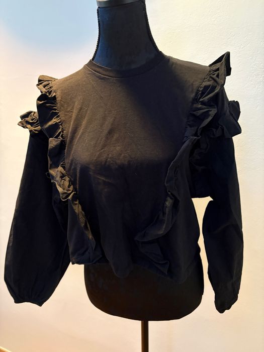 Bluzka Bershka z falbanami