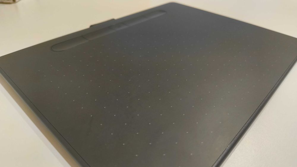 Wacom Intuos M Bluetooth (Refurbished)64737812515202122